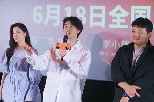 娱乐圈吃瓜微博文案图片,揭秘明星幕后故事，图片揭秘真相！